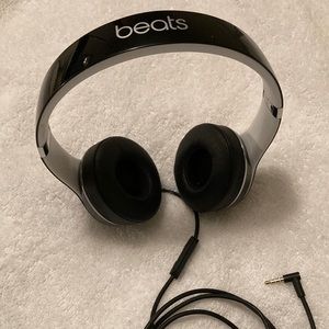 Stereo headphones (wired)